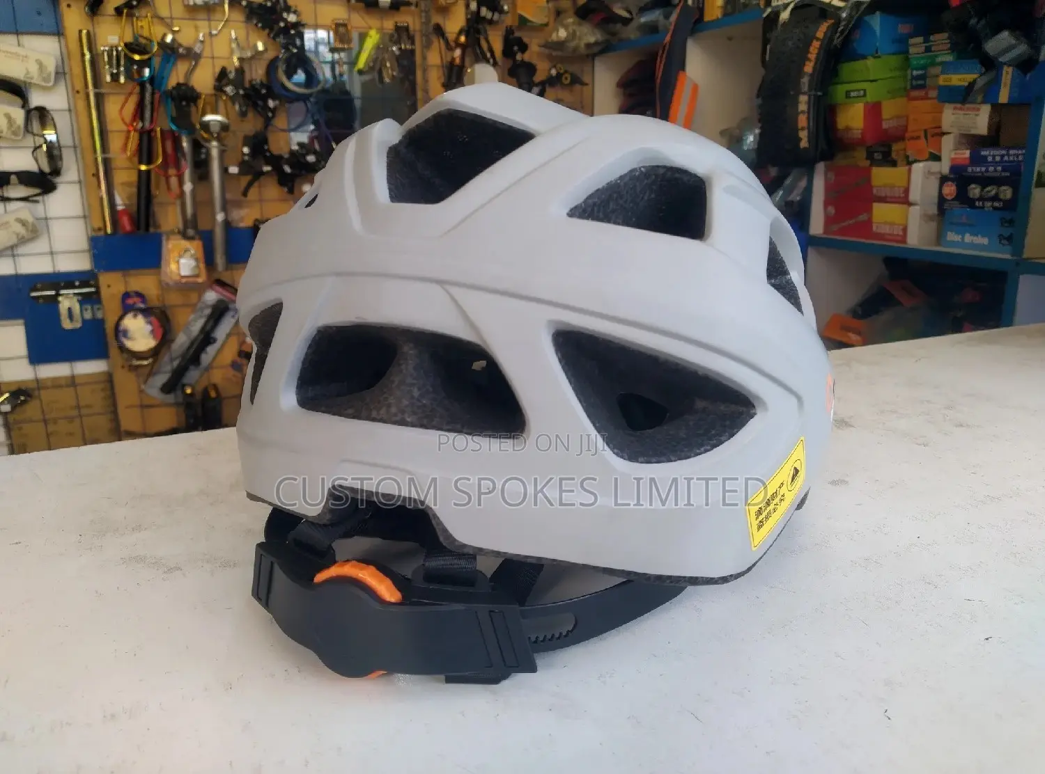 Cairbull XL Helmet (Accomodates Large Hair)