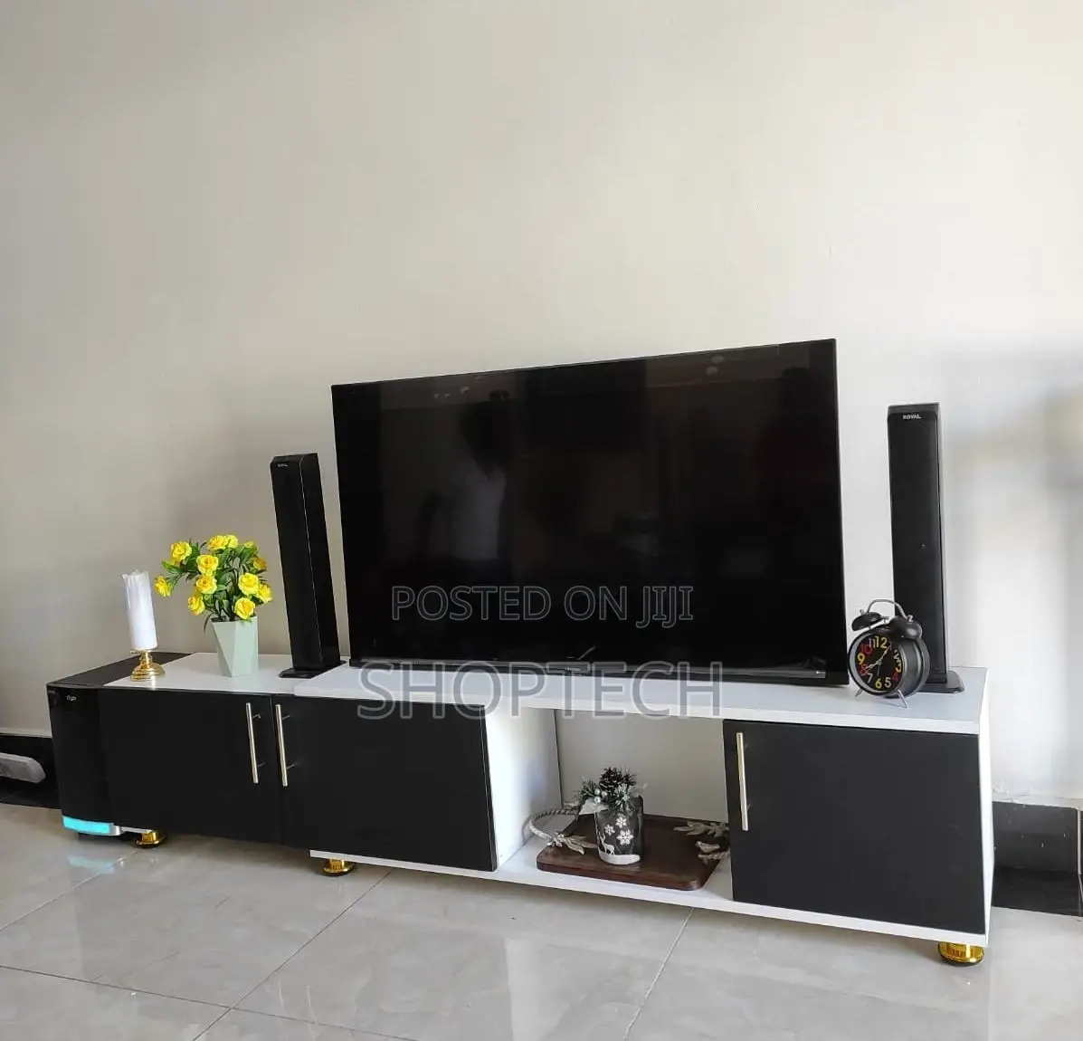 Tokyo Expandable TV Stand
*