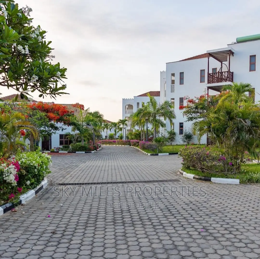 4bdrm Villa in Sultan Palace, Kikambala for sale