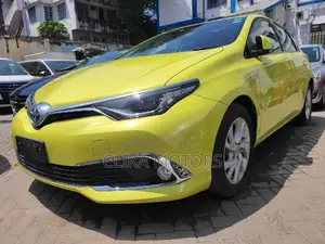 2016 Toyota Auris in a Yellow Coat - Stylish, Spacious, and Depend