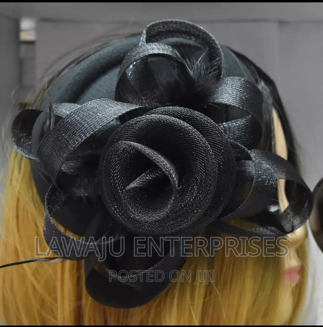 Quality Black Fascinator