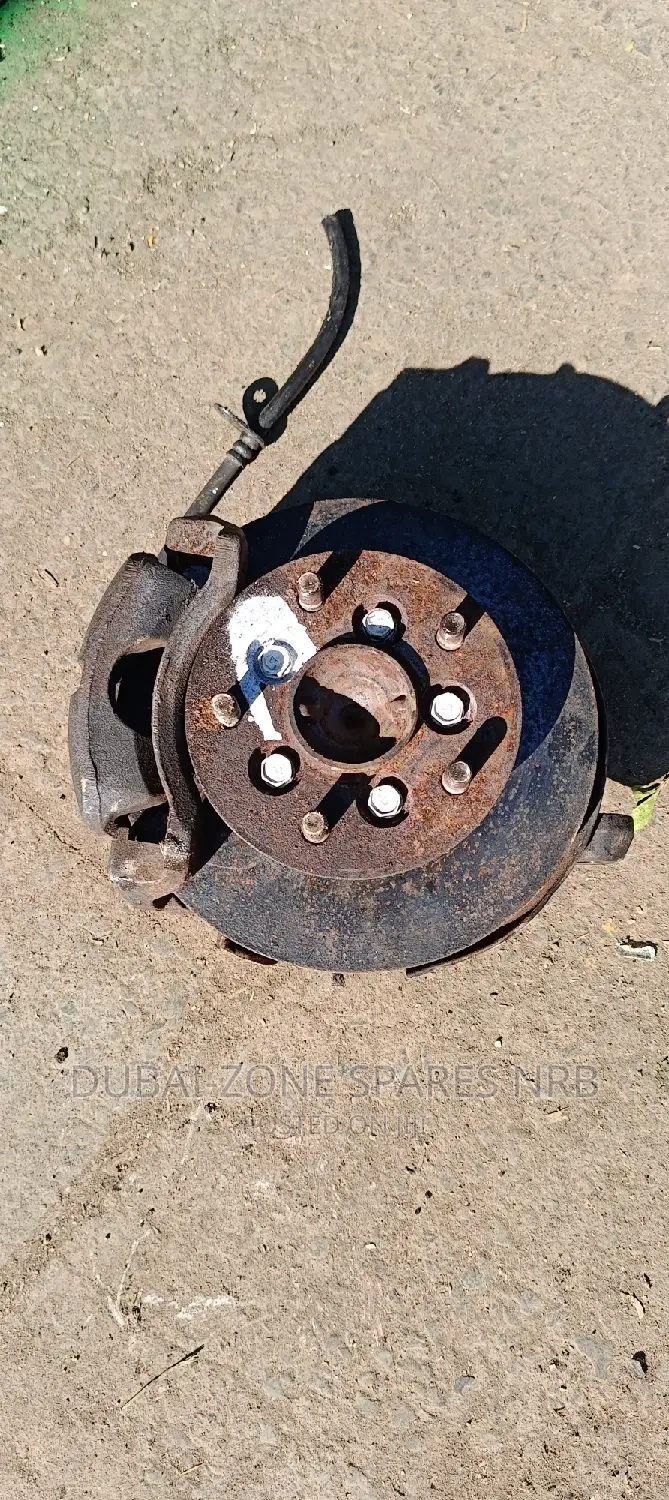 Townace New Model Front Wheel Hubs 2 4-Wheel Drive Available