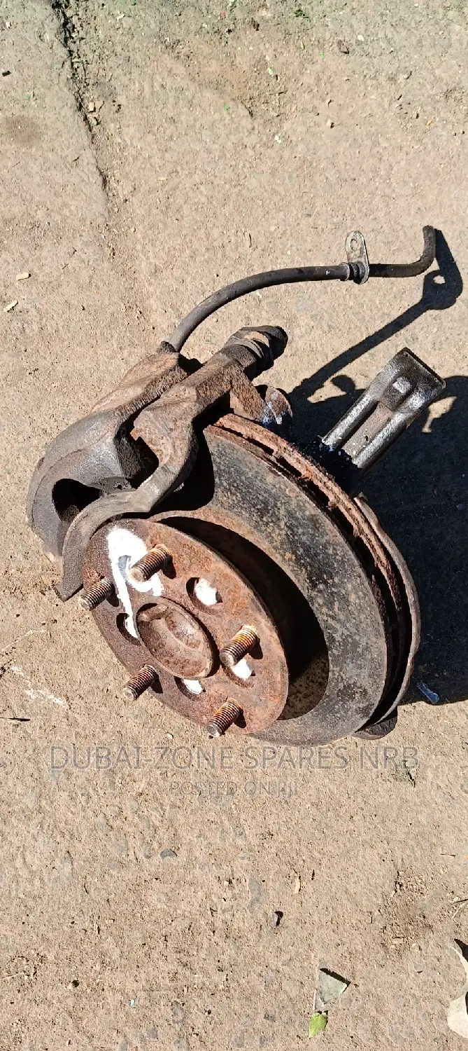 Townace New Model Front Wheel Hubs 2 4-Wheel Drive Available