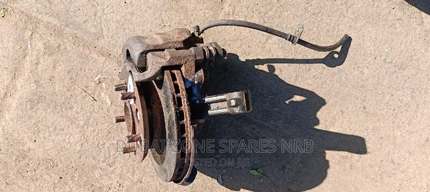 Townace New Model Front Wheel Hubs 2 4-Wheel Drive Available