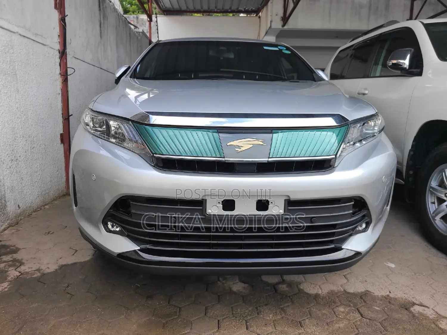 Toyota Harrier 2.0 4WD 2016 Silver