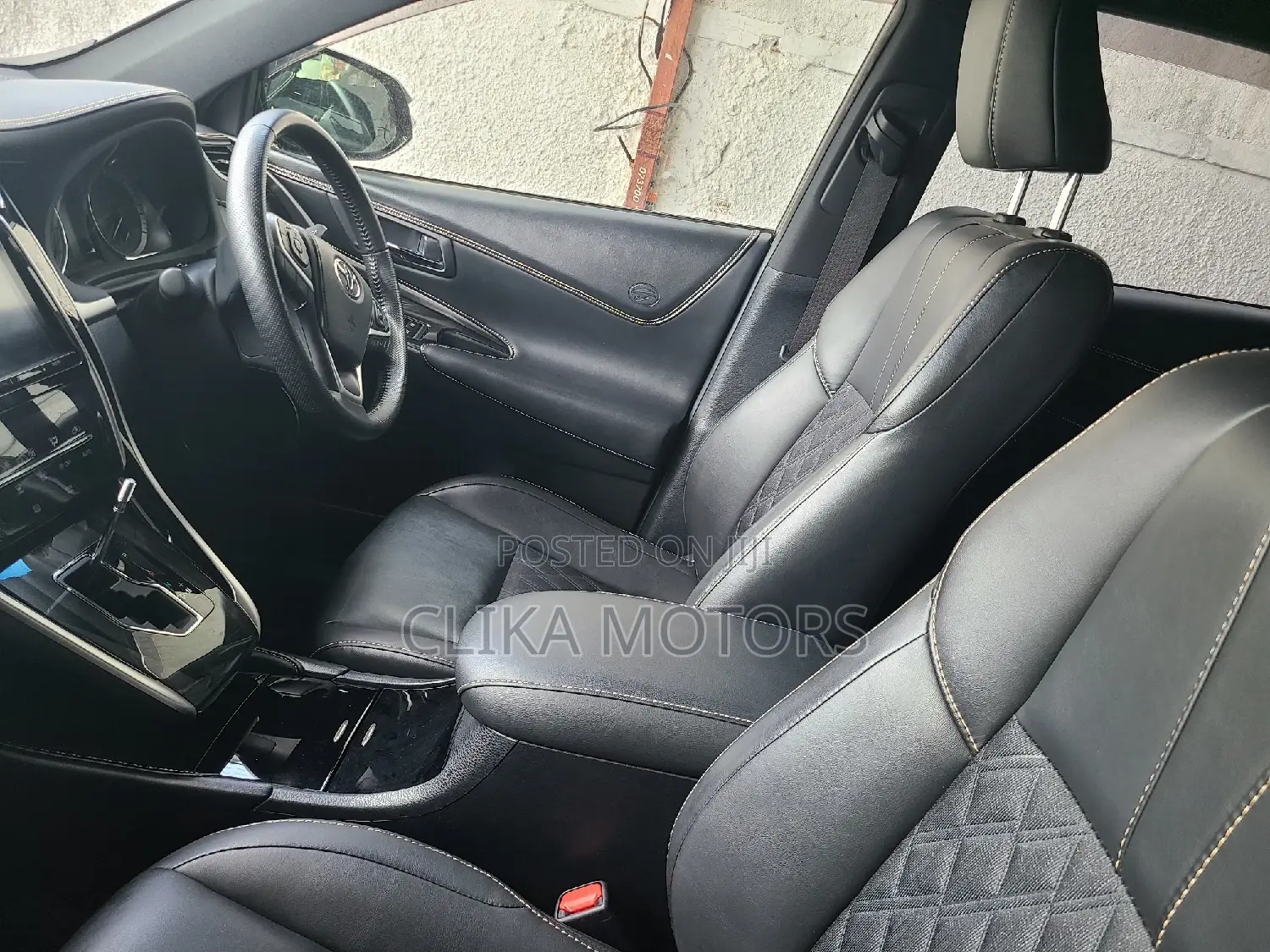 Toyota Harrier 2.0 4WD 2016 Silver