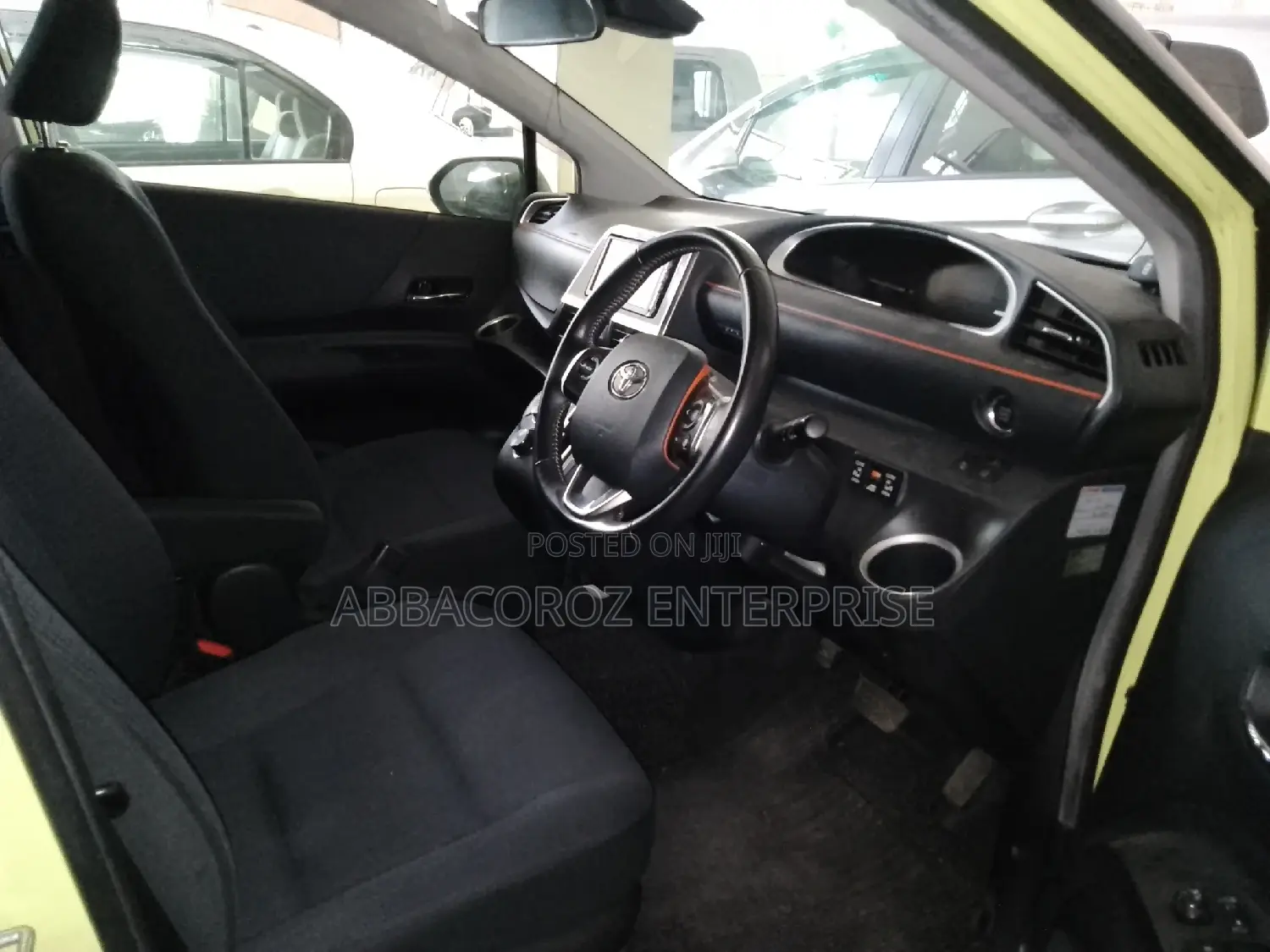 Toyota Sienta 1.5 AWD (6-seater) 2016 Green