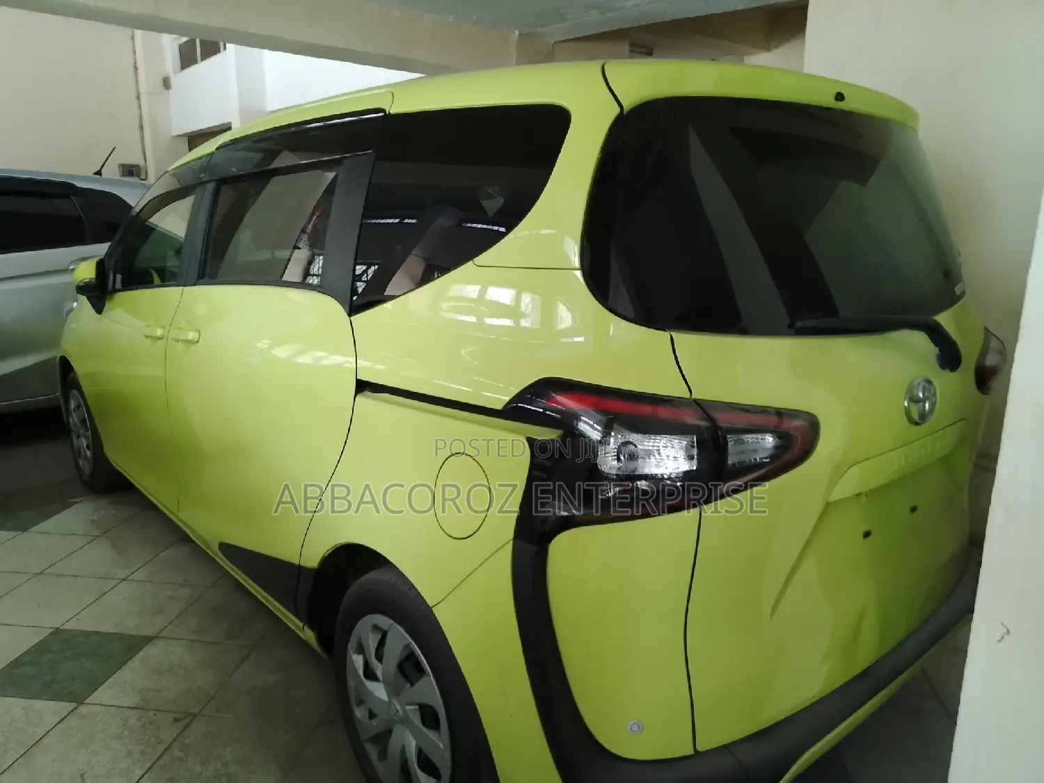 Toyota Sienta 1.5 AWD (6-seater) 2016 Green