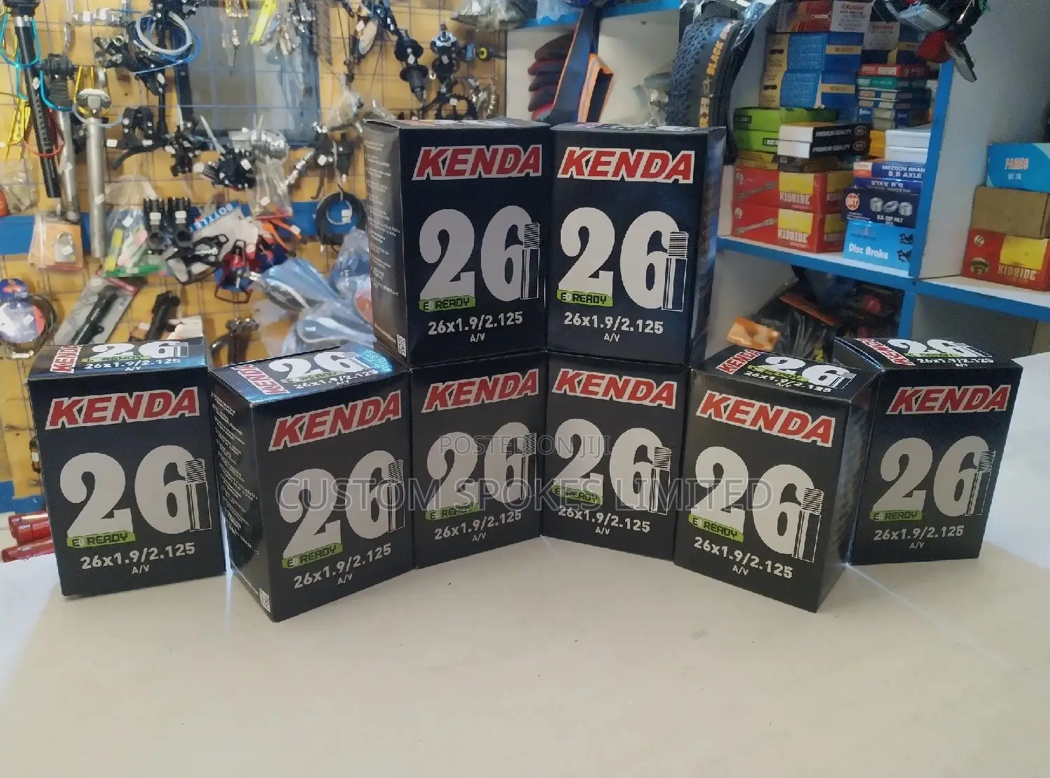 Kenda 26x1.9 / 1.25 AV (Schrader Valve) 40MM
