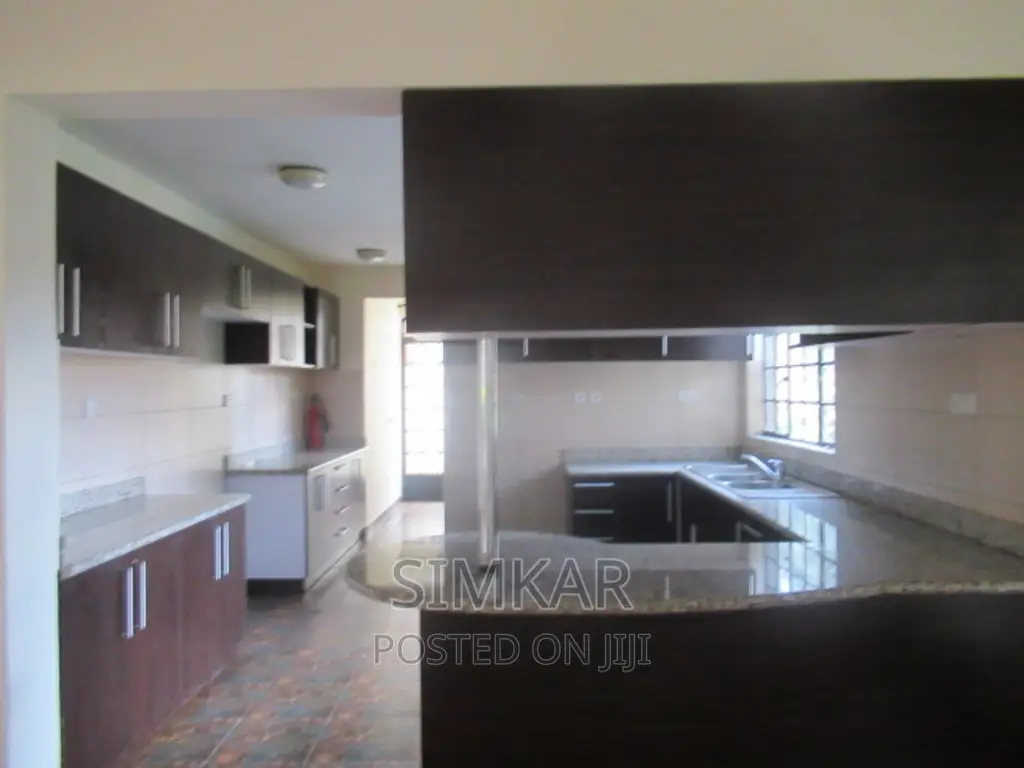 4bdrm Villa in Lavington Estate, Maziwa for sale