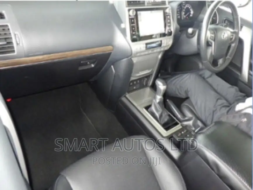 Toyota Land Cruiser 2018 Silver