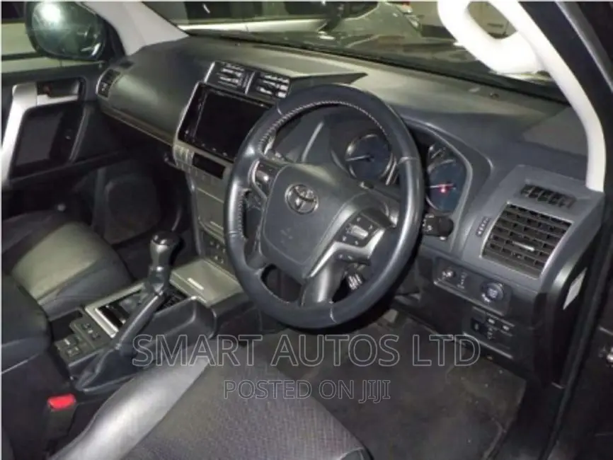 Toyota Land Cruiser Prado 2017 Gray
