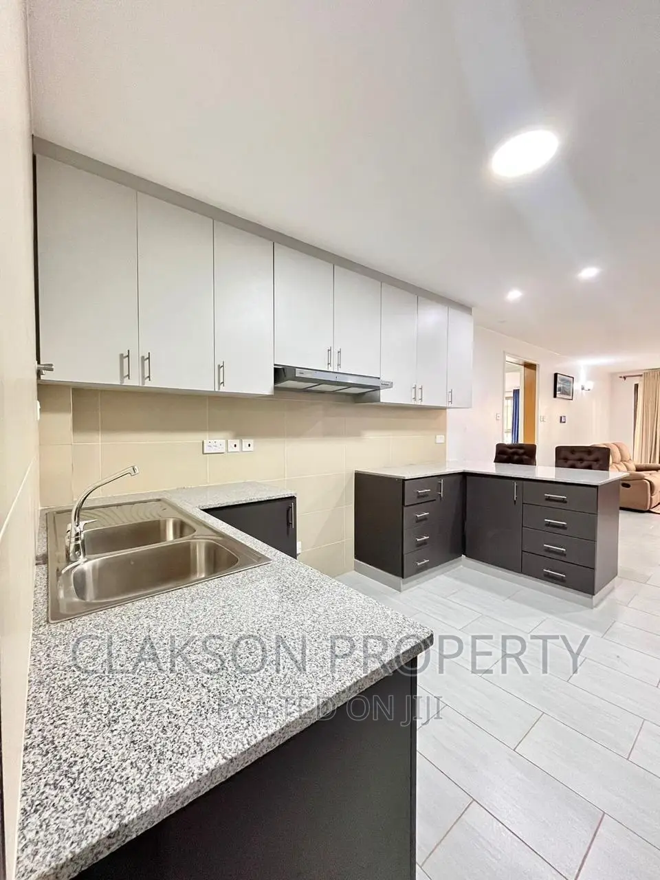 3bdrm Apartment in Muthagare, Lavington for sale