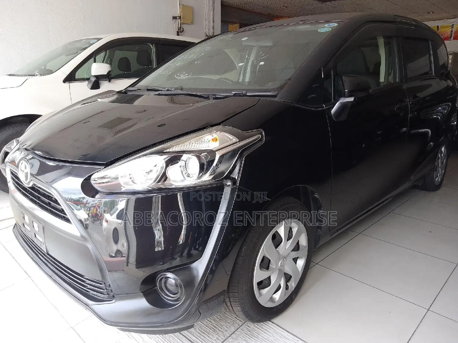Toyota Sienta 1.5 AWD 2016 Matt Black