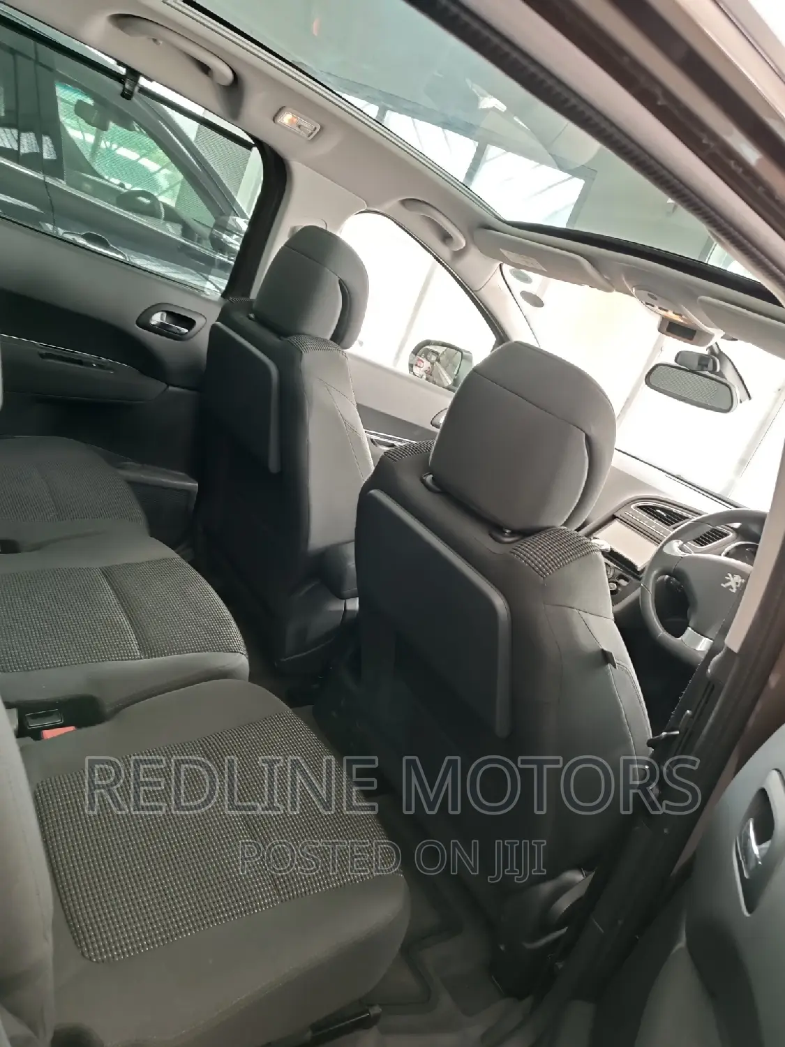Peugeot 5008 1.2 PureTech Access 2016 Brown