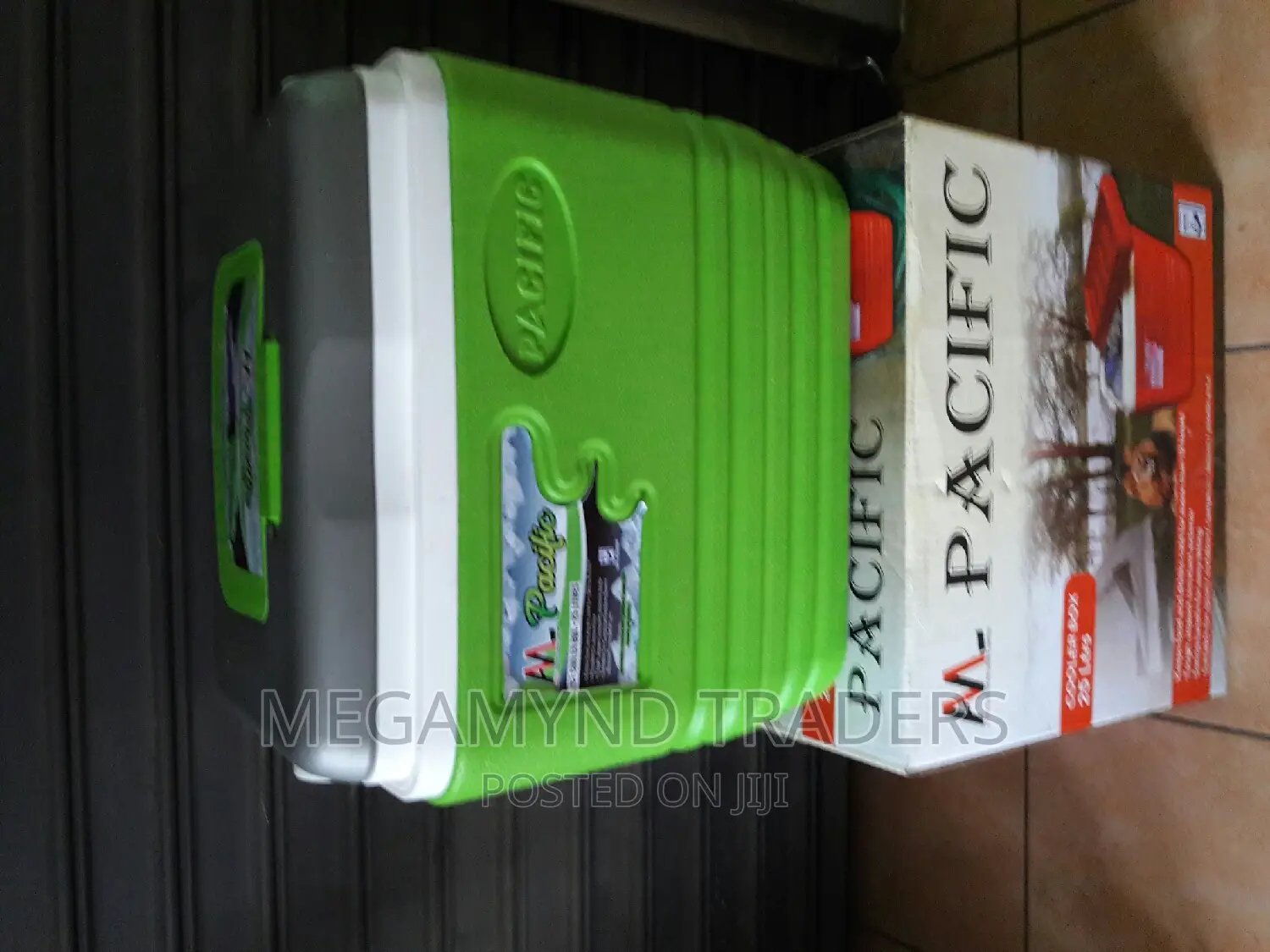 25 LTR Cooler Box / Ice Box