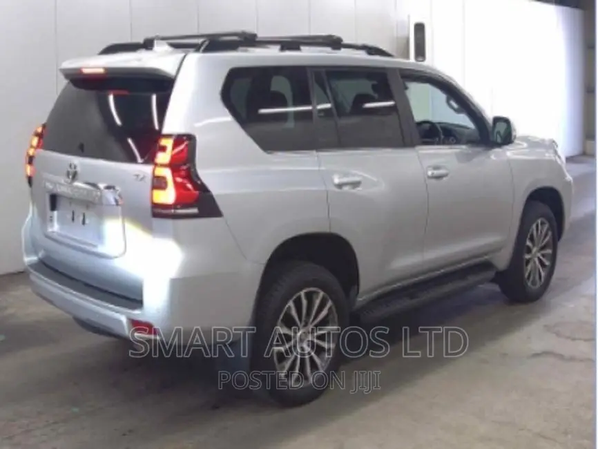 Toyota Land Cruiser Prado 2018 Silver