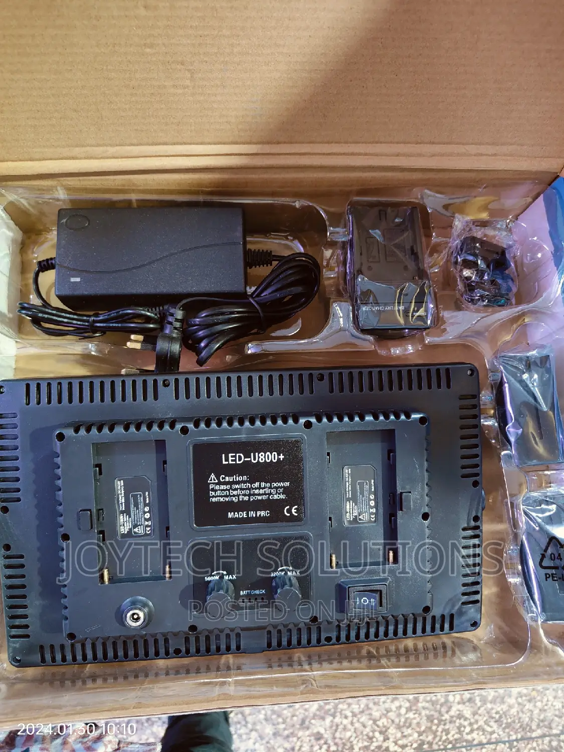 Pro Led Uc 800+ Two Batteries AC Adapter and Camera Drip