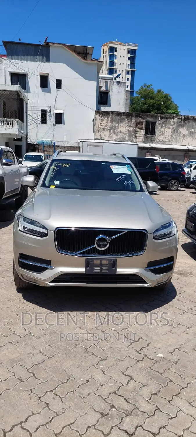 Volvo XC90 T6 Momentum AWD 2018 Silver