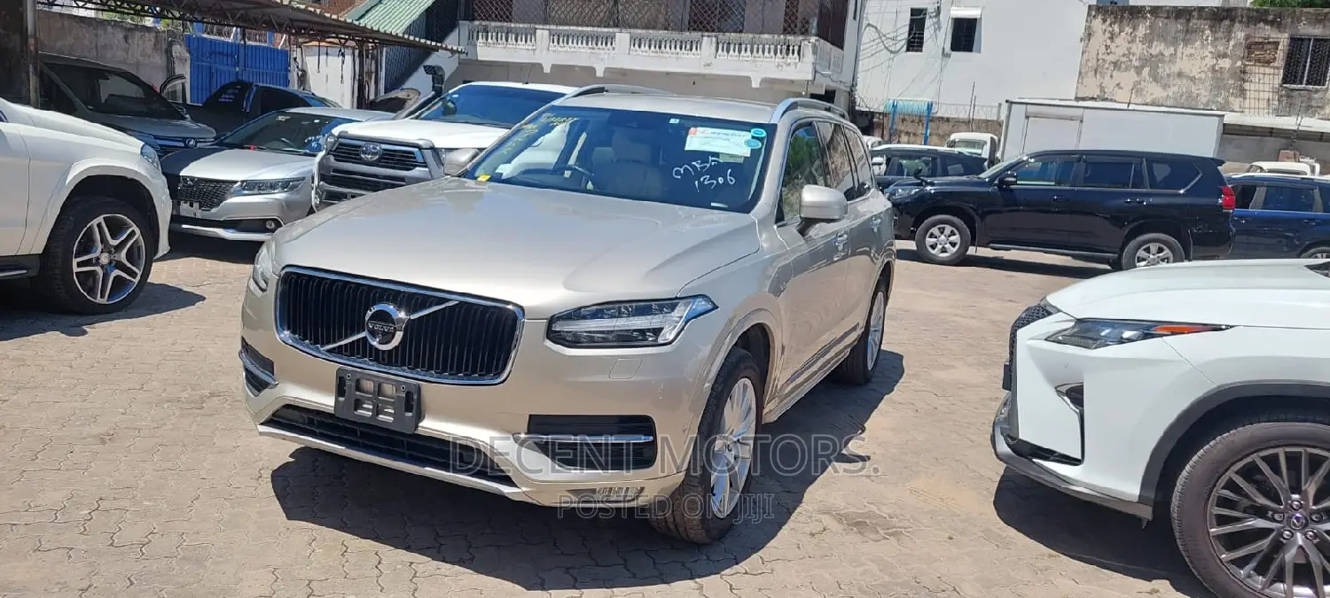 Volvo XC90 T6 Momentum AWD 2018 Silver