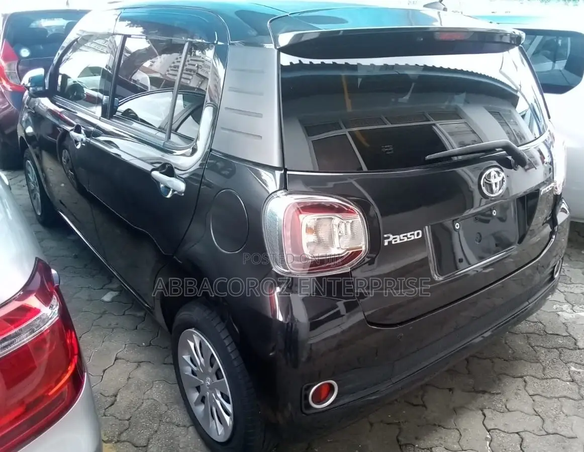 Toyota Passo 1.3 FWD 2016 Black