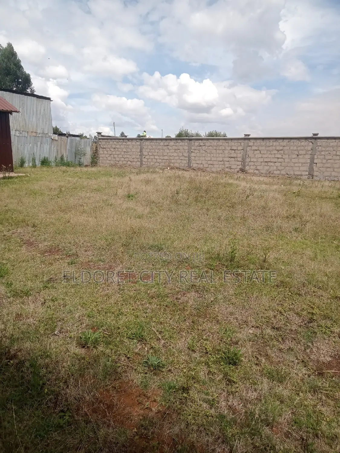 1/4 Plot Kiplombe Ideal for Residential We With Title