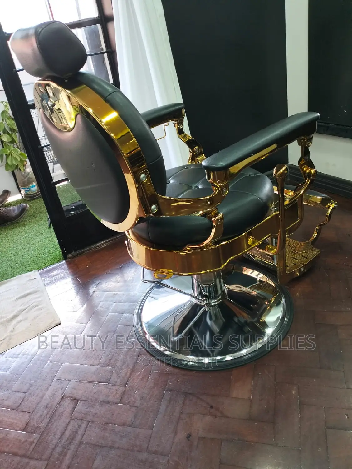 Executive Supreme Gold Barber Chair