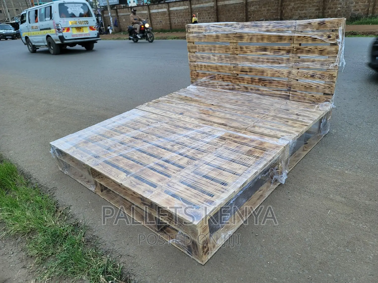Pallet Bed- 6*6 Blazed Pallet Bed. (MW16 )