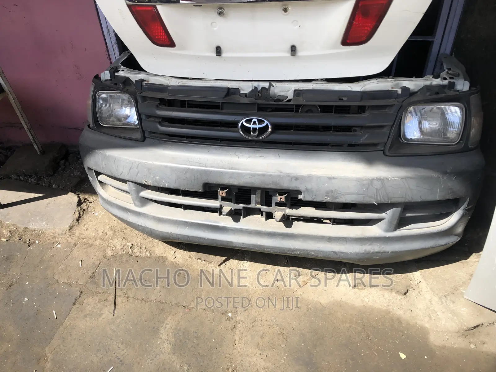 Toyota Townace Old Model Nosecut