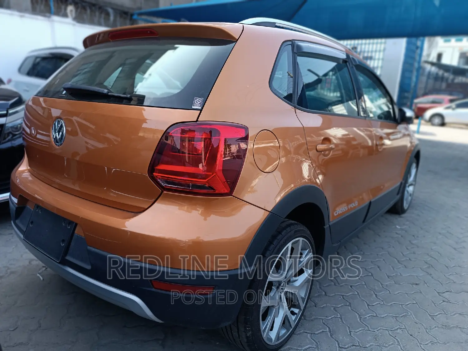 Volkswagen Polo 2016 Brown