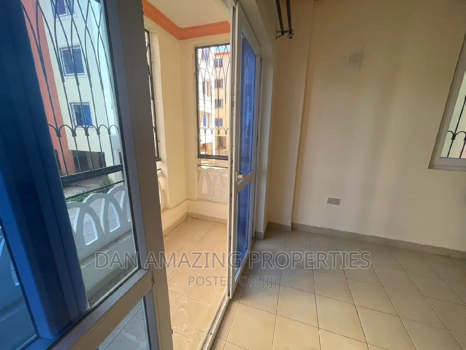 3bdrm Apartment in Msa With Swimming, Mtwapa for sale