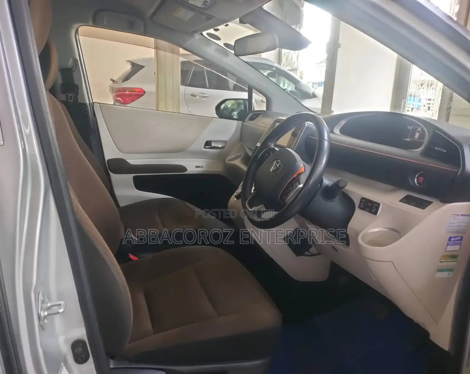 Toyota Sienta 1.5 AWD (6-seater) 2016 Gray