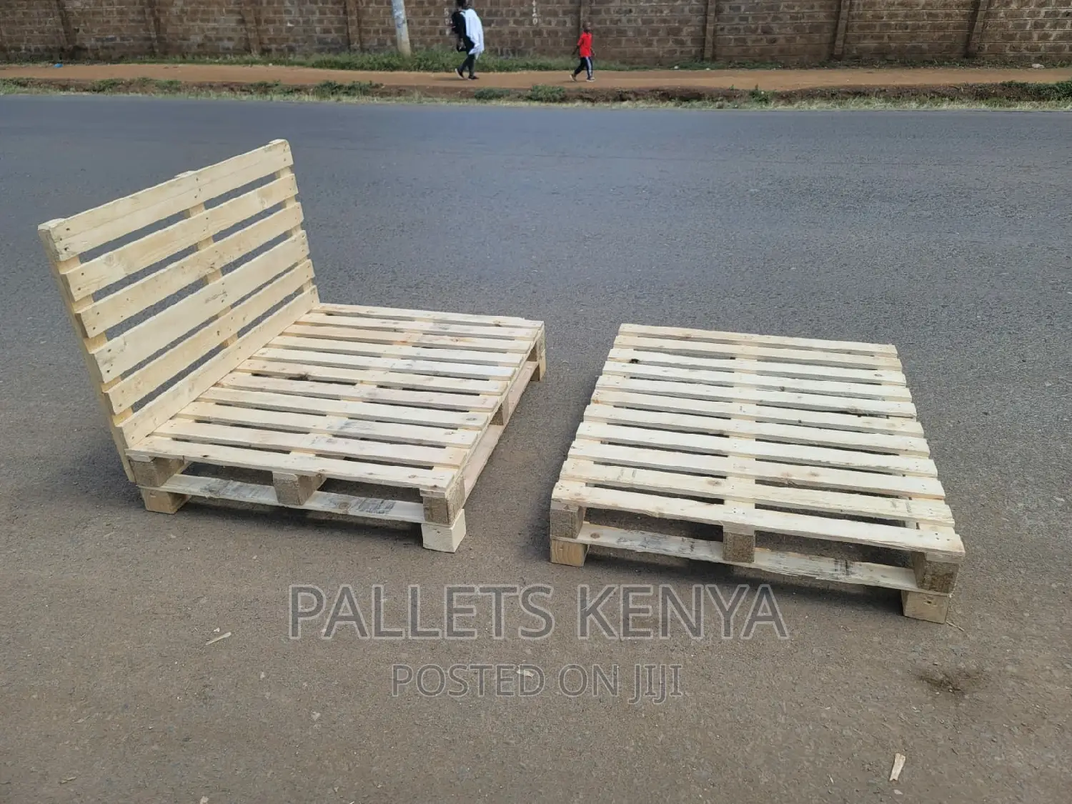 Pallet Bed- 4*6 Slightly Raised Pallet Bed. (FD02)