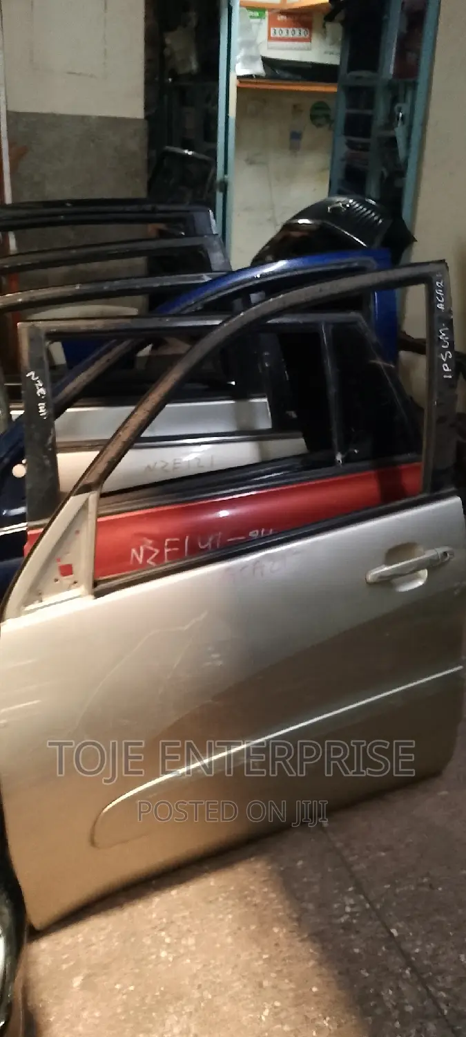 Rav 4 J Front Left Door Available