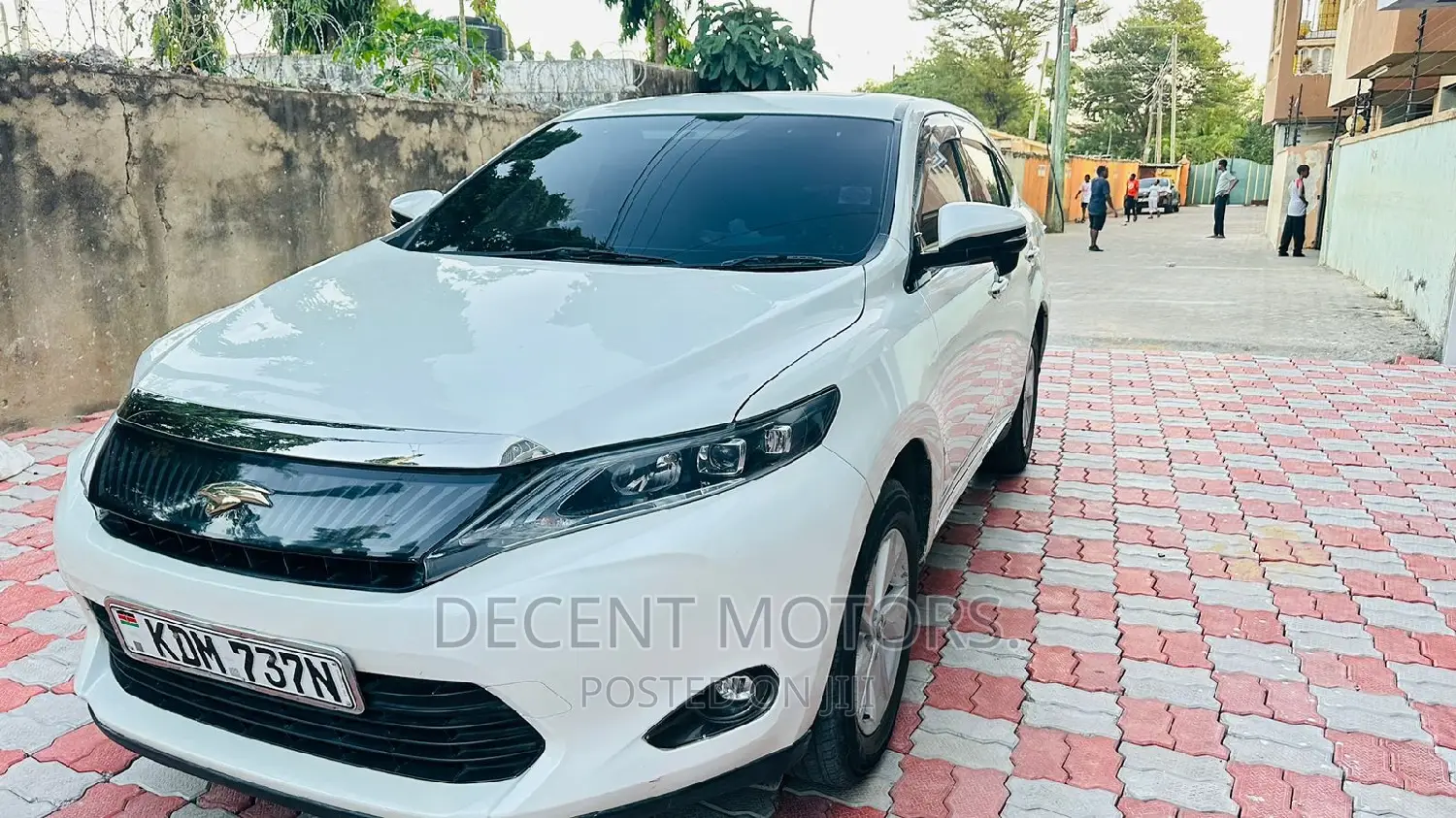 Toyota Harrier 2.0 2016 White