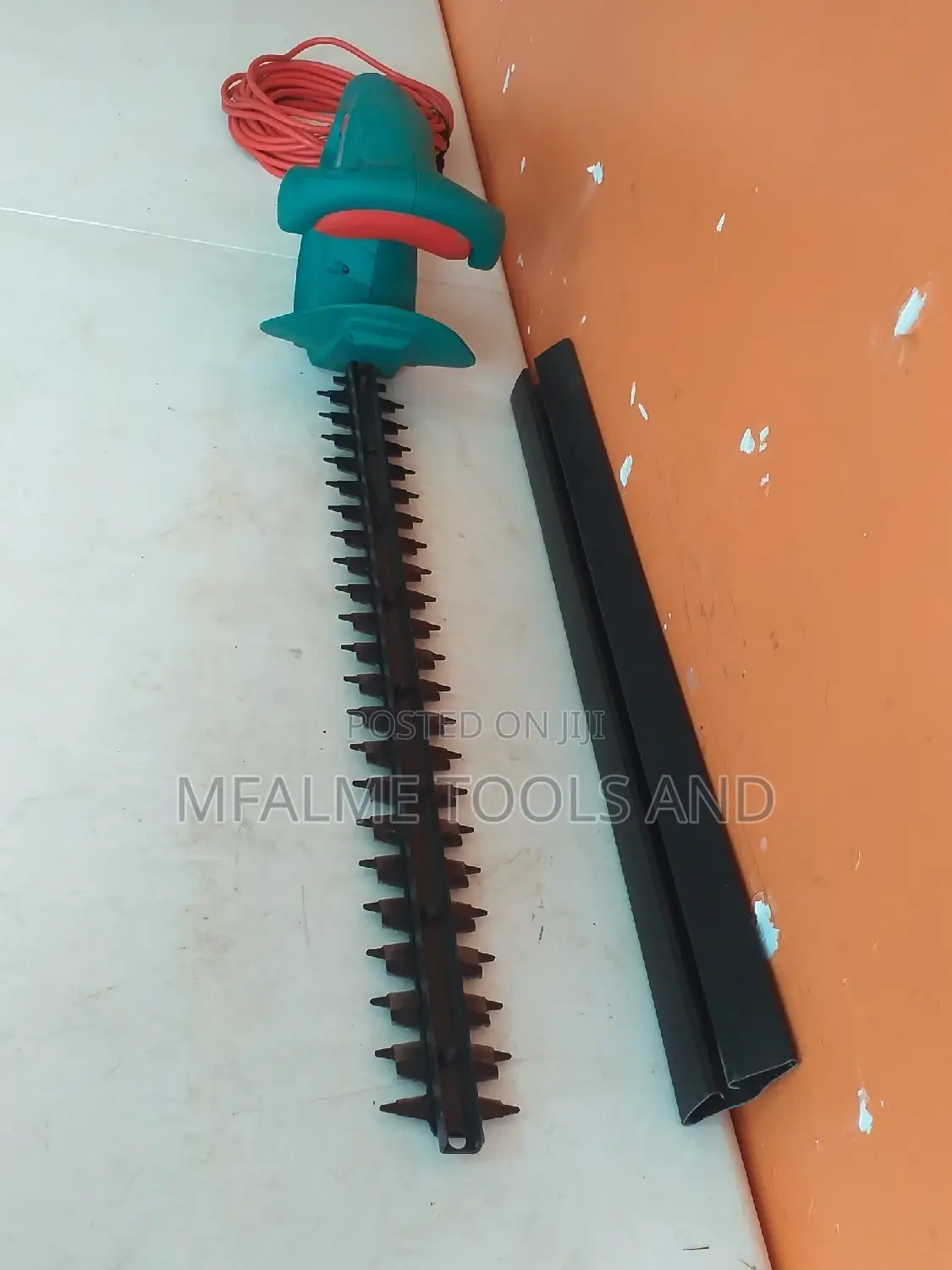 Hedge Trimmer - Bosch 240v 450w Corded Electric Ex-Uk