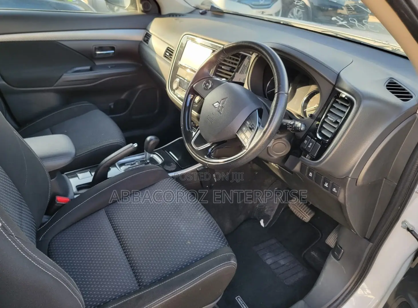 Mitsubishi Outlander 2017 Pearl