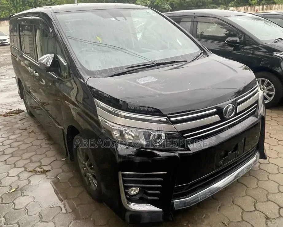 Toyota Voxy 2016 Matt Black
