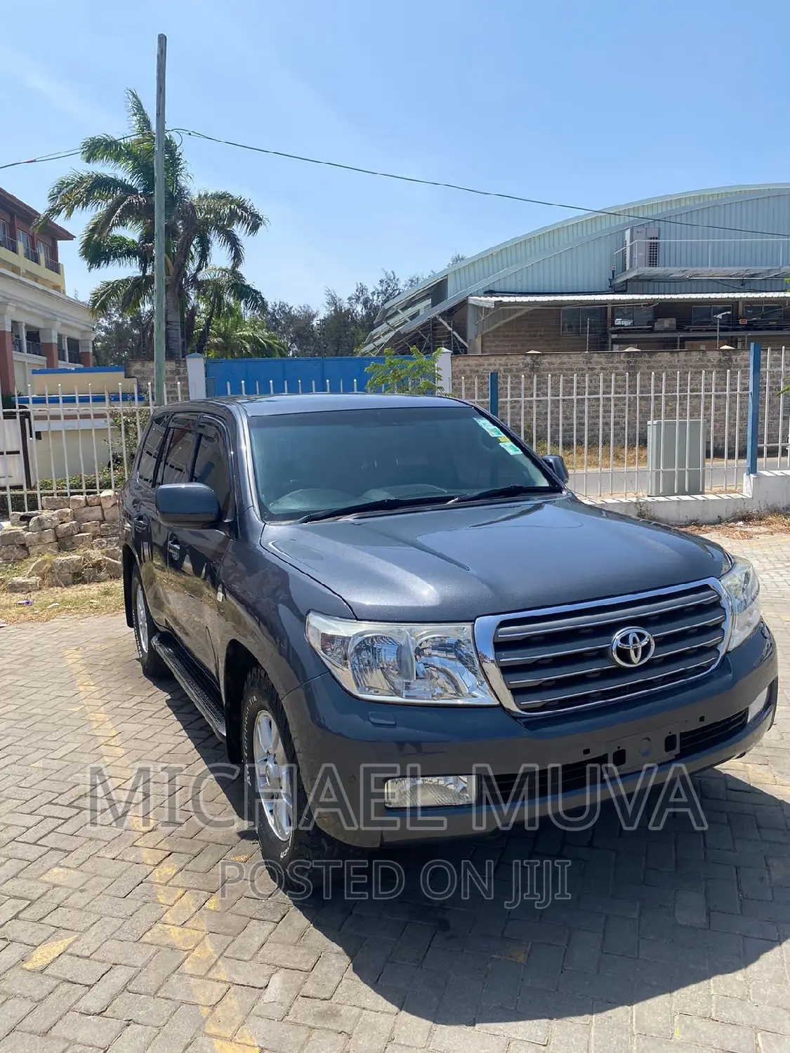 Toyota Land Cruiser 2011 Gray