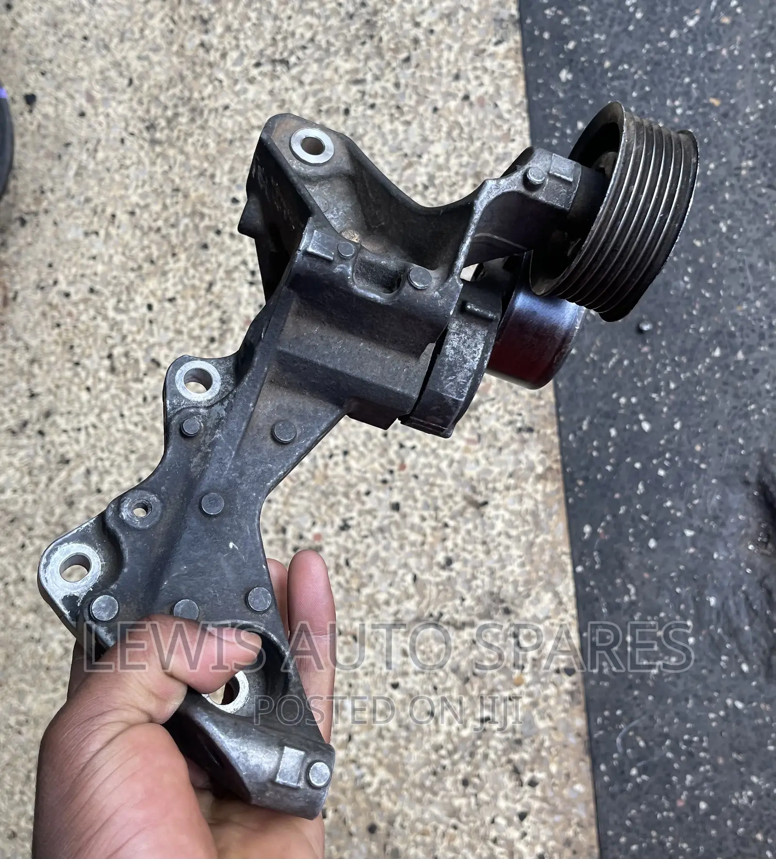 HR12 4wd Tensioner