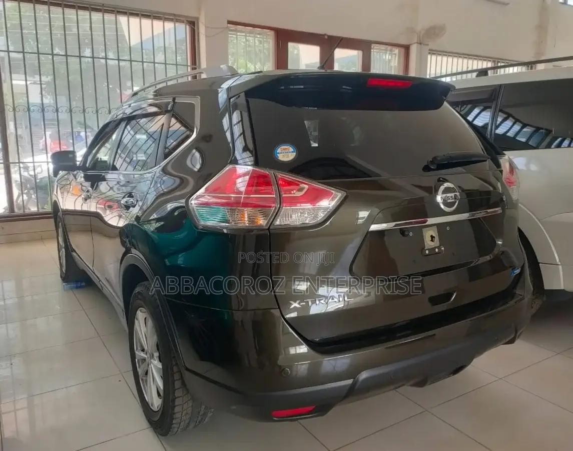 Nissan X-Trail 2.0 Petrol FWD 2016 Green