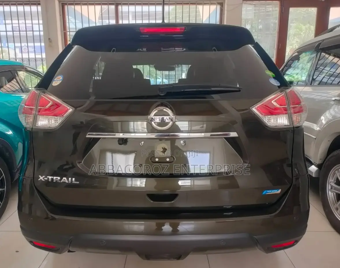 Nissan X-Trail 2.0 Petrol FWD 2016 Green