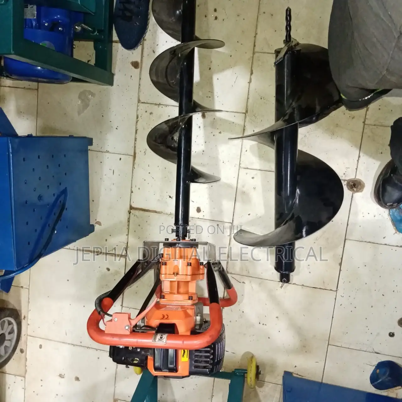 Earth Auger With Bits