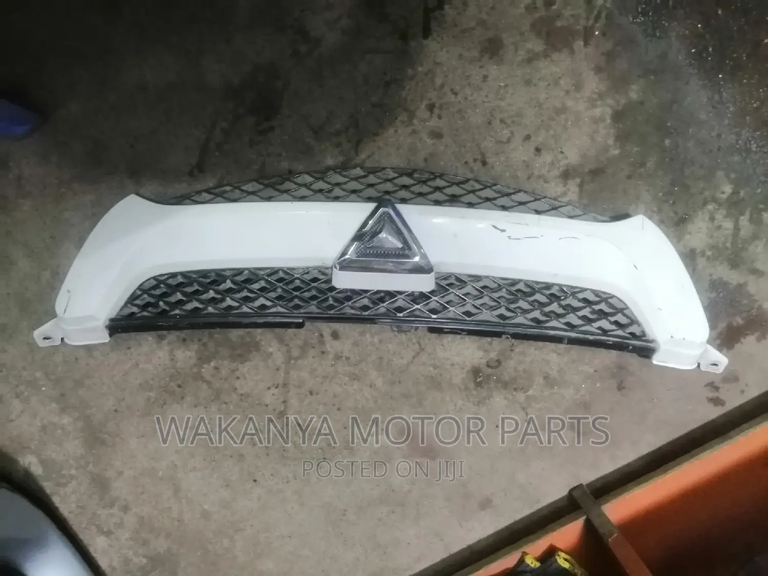 Toyota Caldina 2002/2003 Grille, Clean Ex Japan Parts
