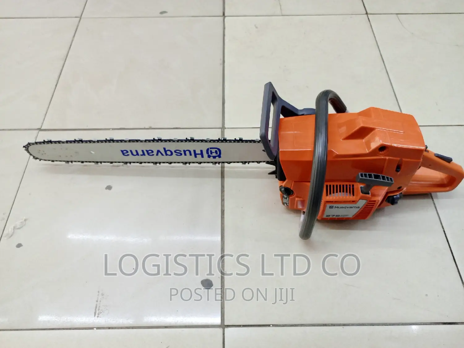 Husqvarna Commercial Power Chain Saw 272XP Chain Saw Red