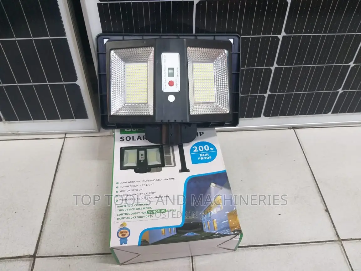 Cclump 200 Watts Rain Proof Solar Street Lamp