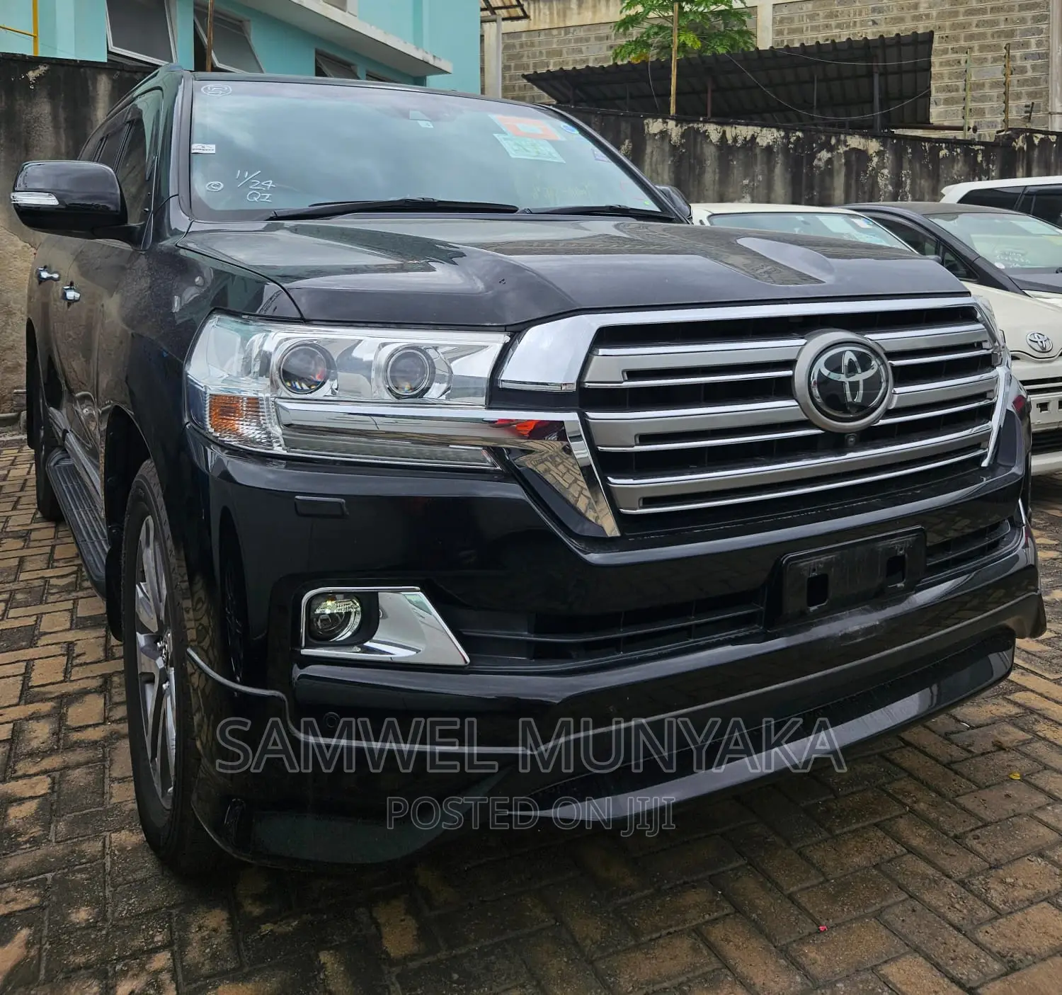 Toyota Land Cruiser 4.6 V8 ZX 2017 Black