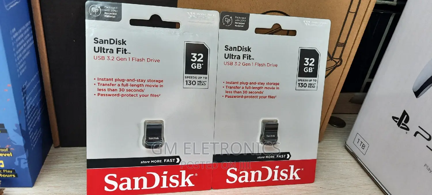 Universal Ultra Fit Flash Drive 32gb.