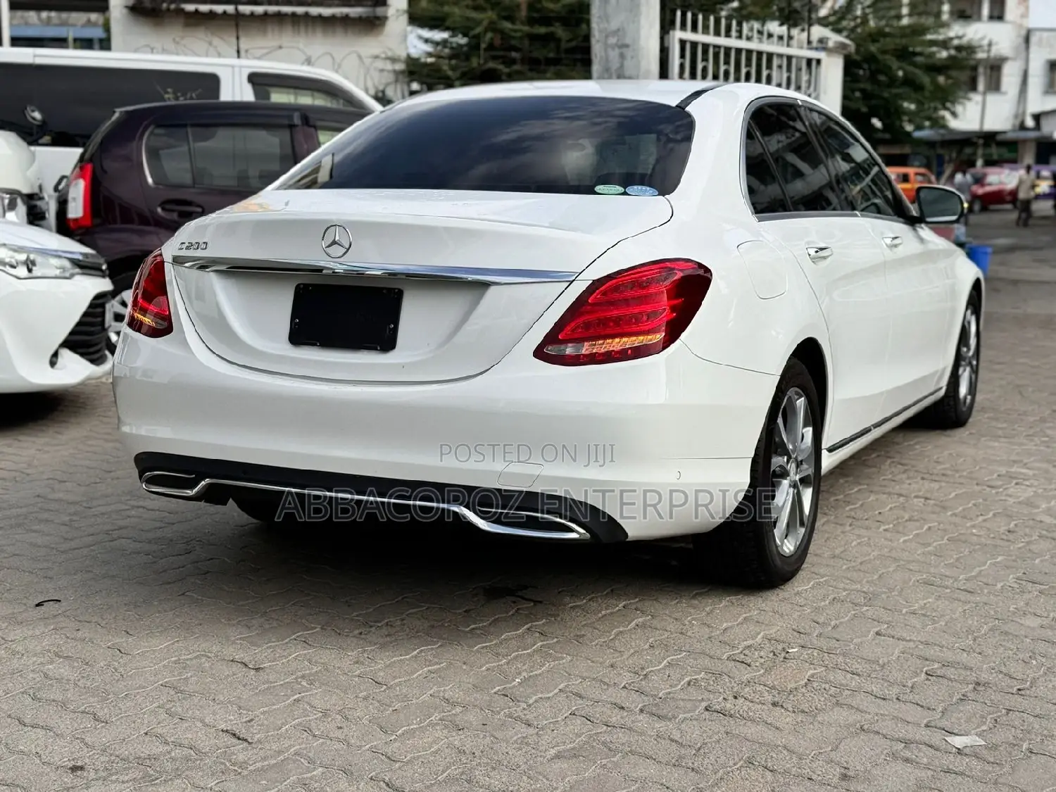 Mercedes-Benz C200 2016 Off white
