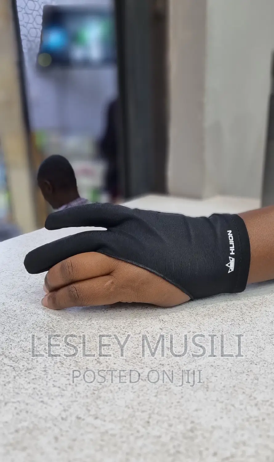 HUION Fouling Tablet Glove for Artists With Drawing Tablets